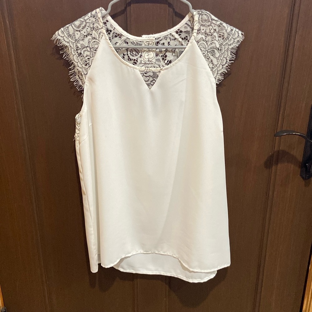 41 Hawthorne Milka Lace back overlay blouse women’s size large